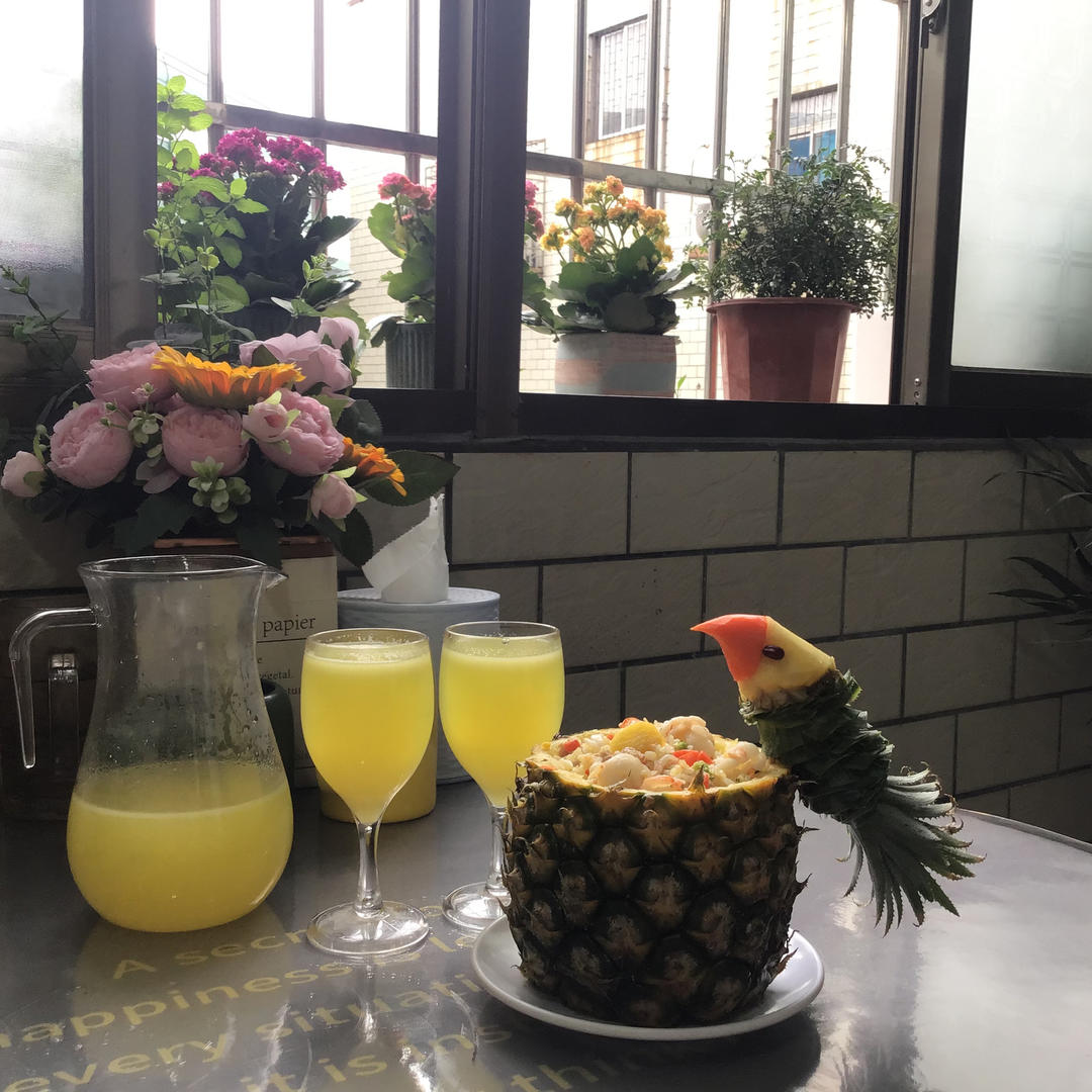 鸟语花香菠萝炒饭