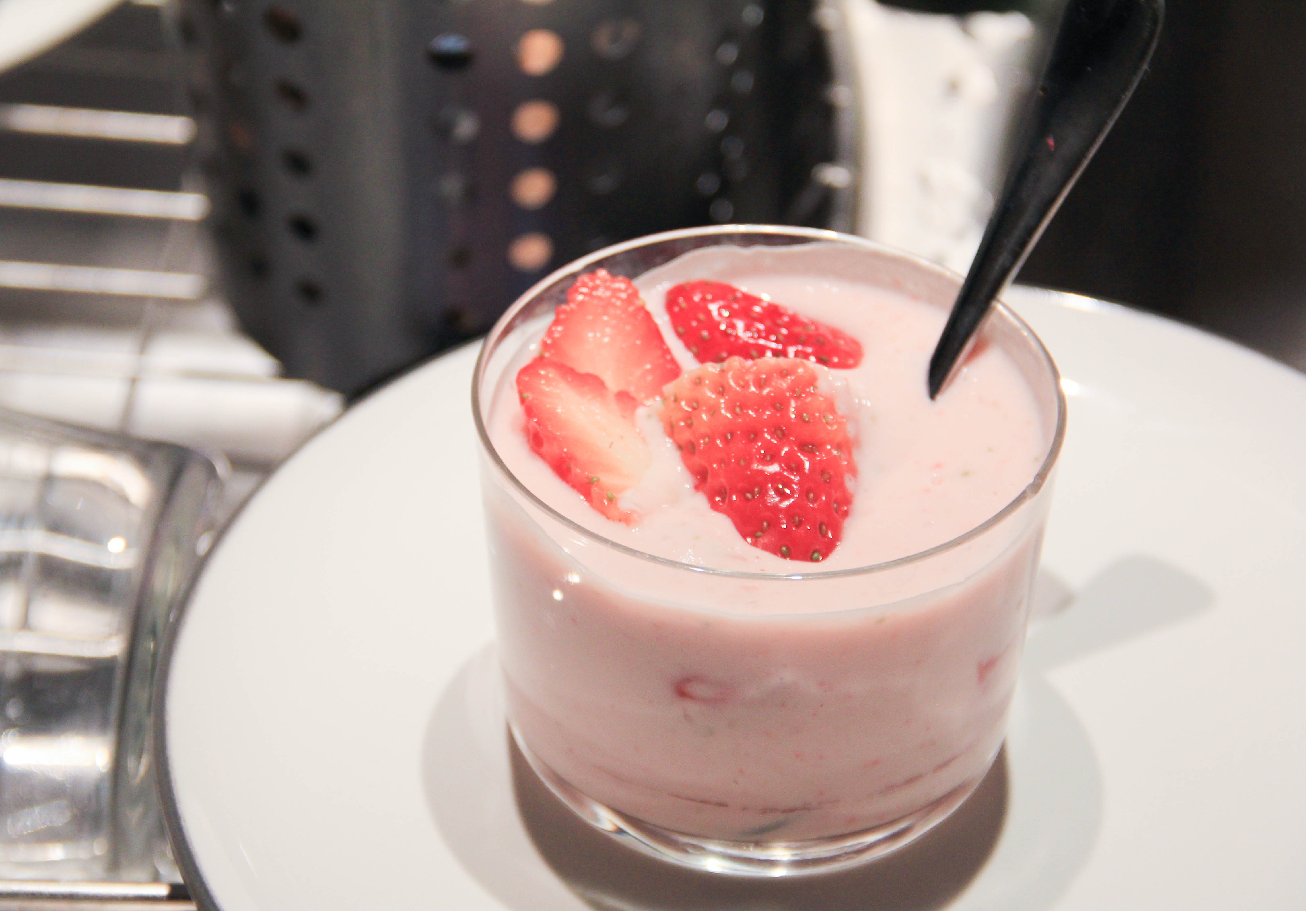 cissy乖滴做的自制草莓奶昔