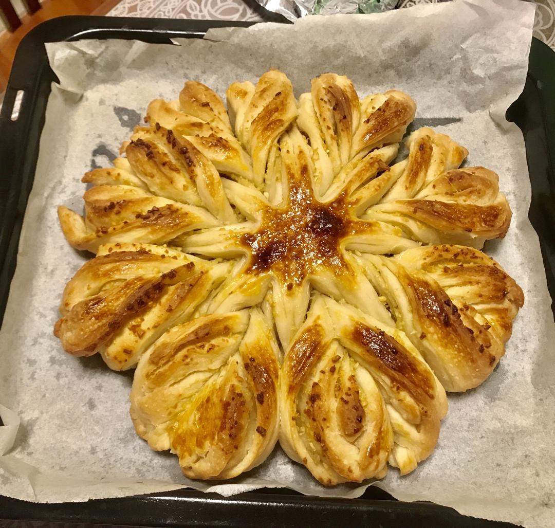 【小高姐】蒜香浓郁 造型优美 不用揉出手膜的面包