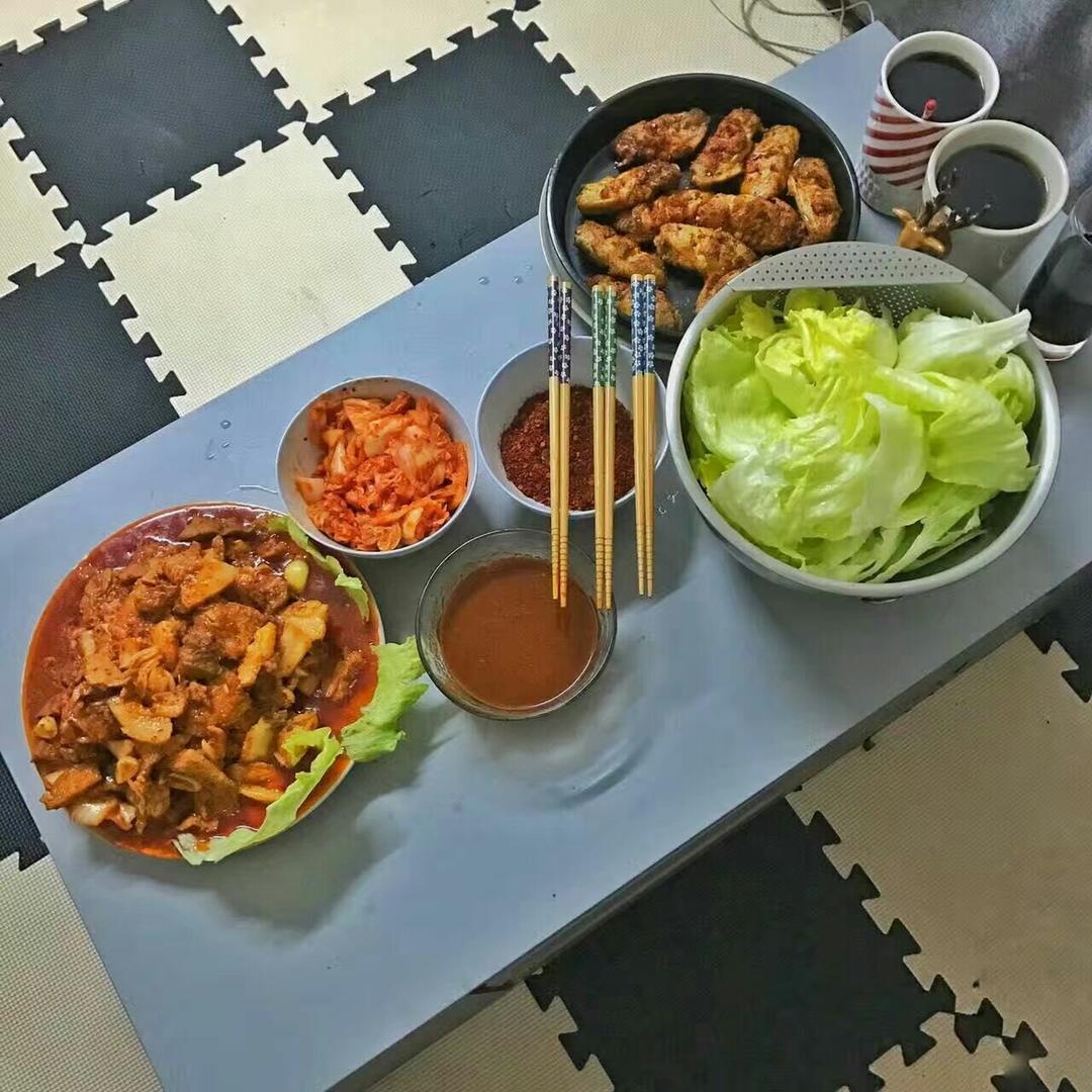 韩式五花肉包饭（简单，美味，好吃）
