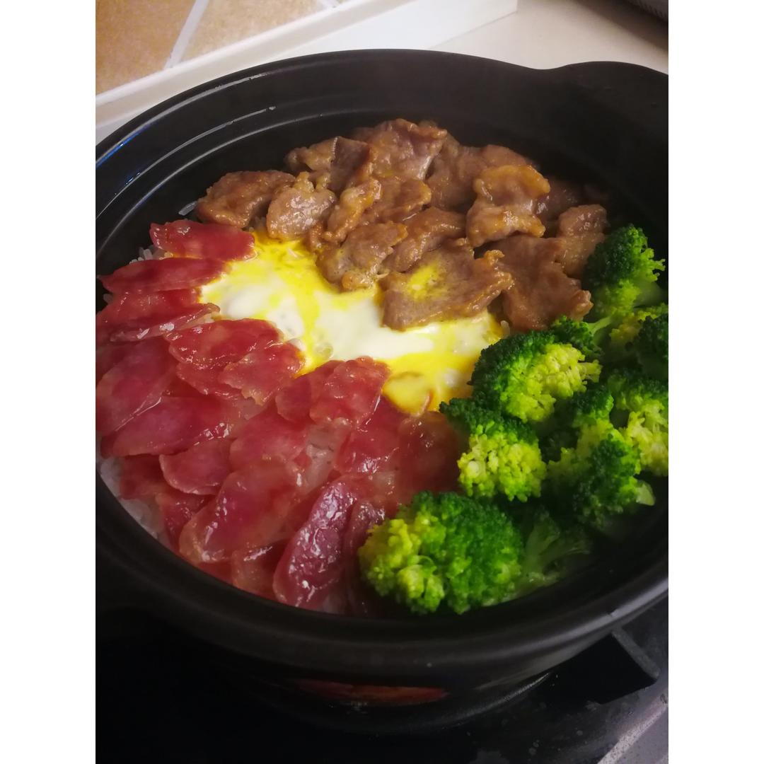 广式腊味煲仔饭