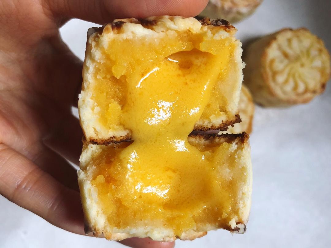 超详细图解版--流心奶黄月饼