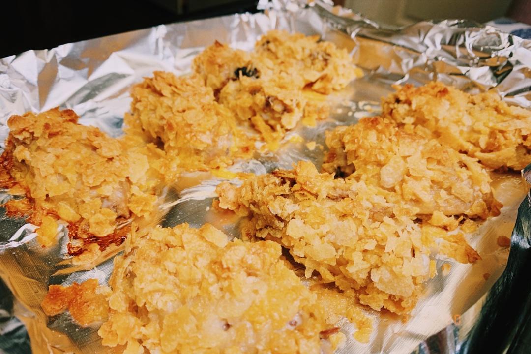 只要一包薯片就可以做出来的鸡翅，香酥无比，再也不去外面买了