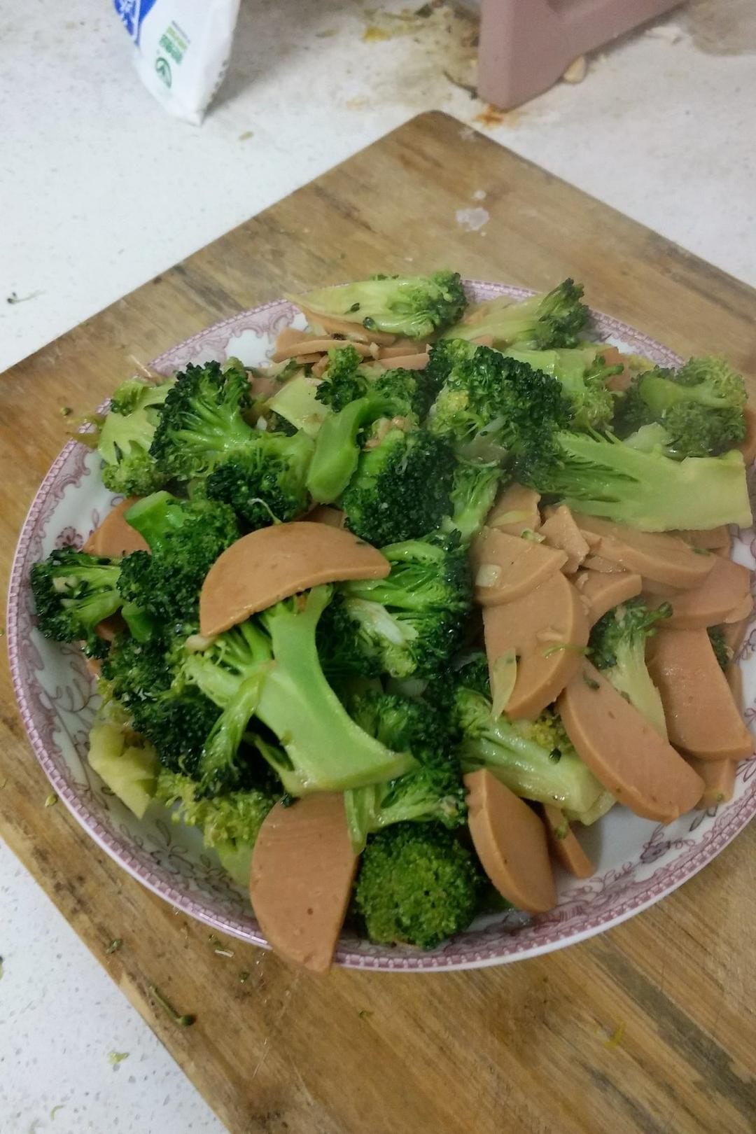清炒火腿西兰花