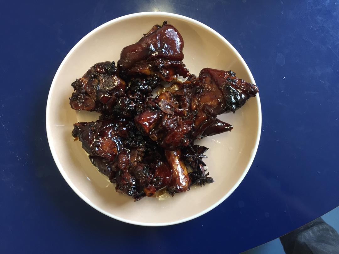 美味的家常菜：红烧猪蹄