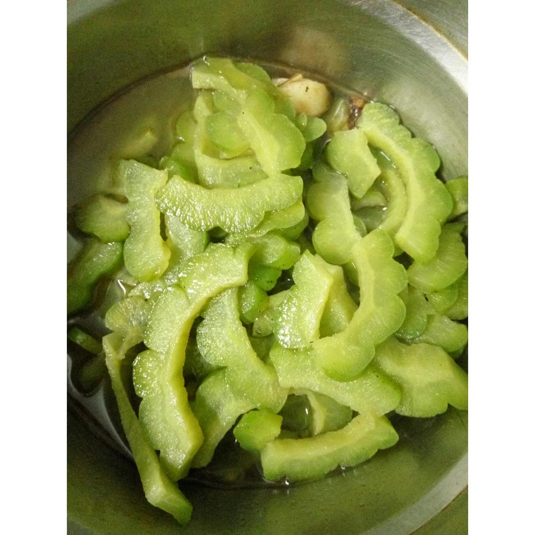 清炒苦瓜