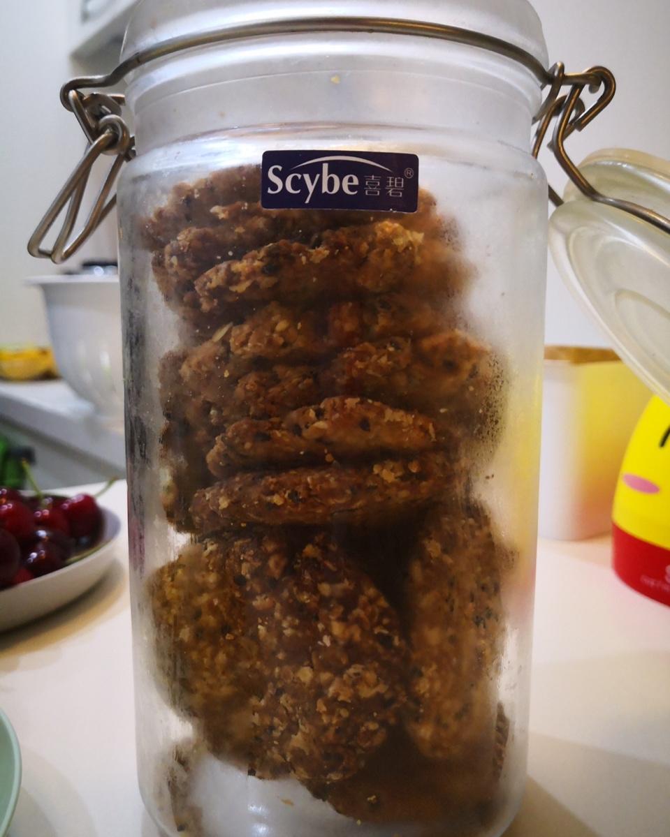 素食:有机燕麦芝麻大饼干