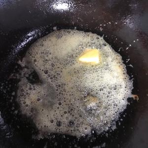 黄油咸蛋黄虾🦐的做法 步骤8