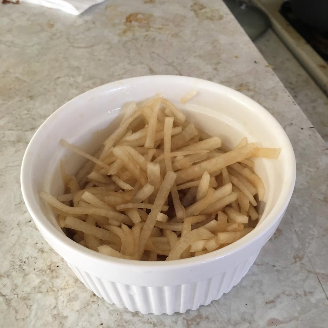 凉拌青萝卜丝