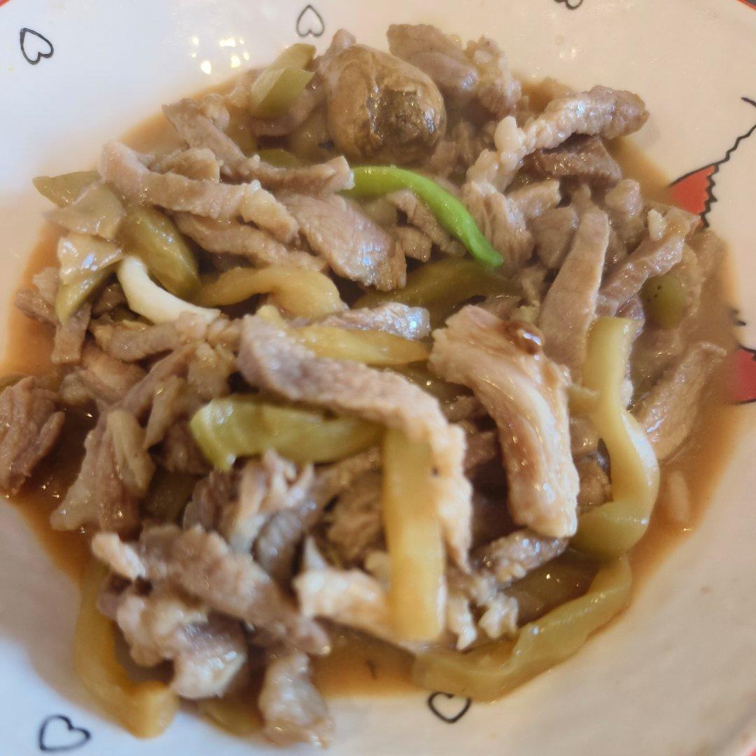 下饭神菜——榨菜炒肉丝！夹馒头yyds
