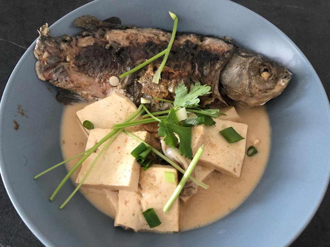 鲫鱼汤(鲫鱼豆腐汤)