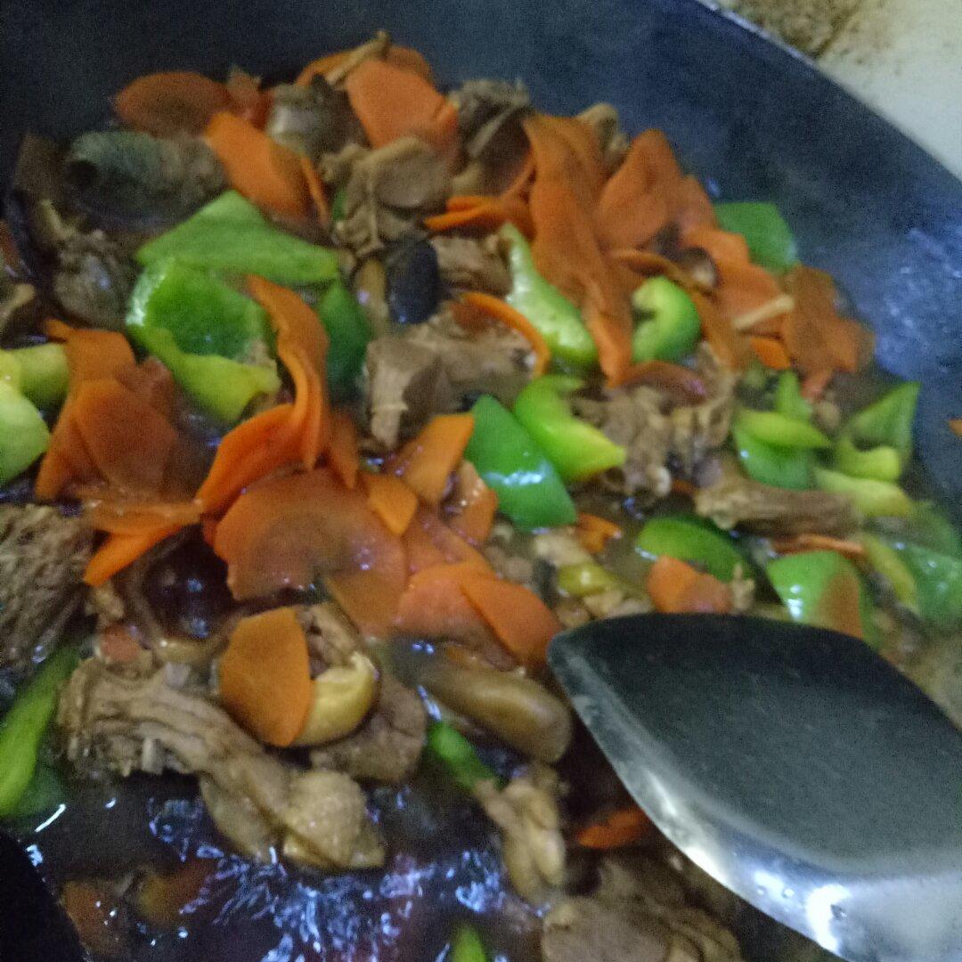 黄焖鸡米饭