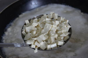 白菜豆腐粉条包子的做法 步骤16