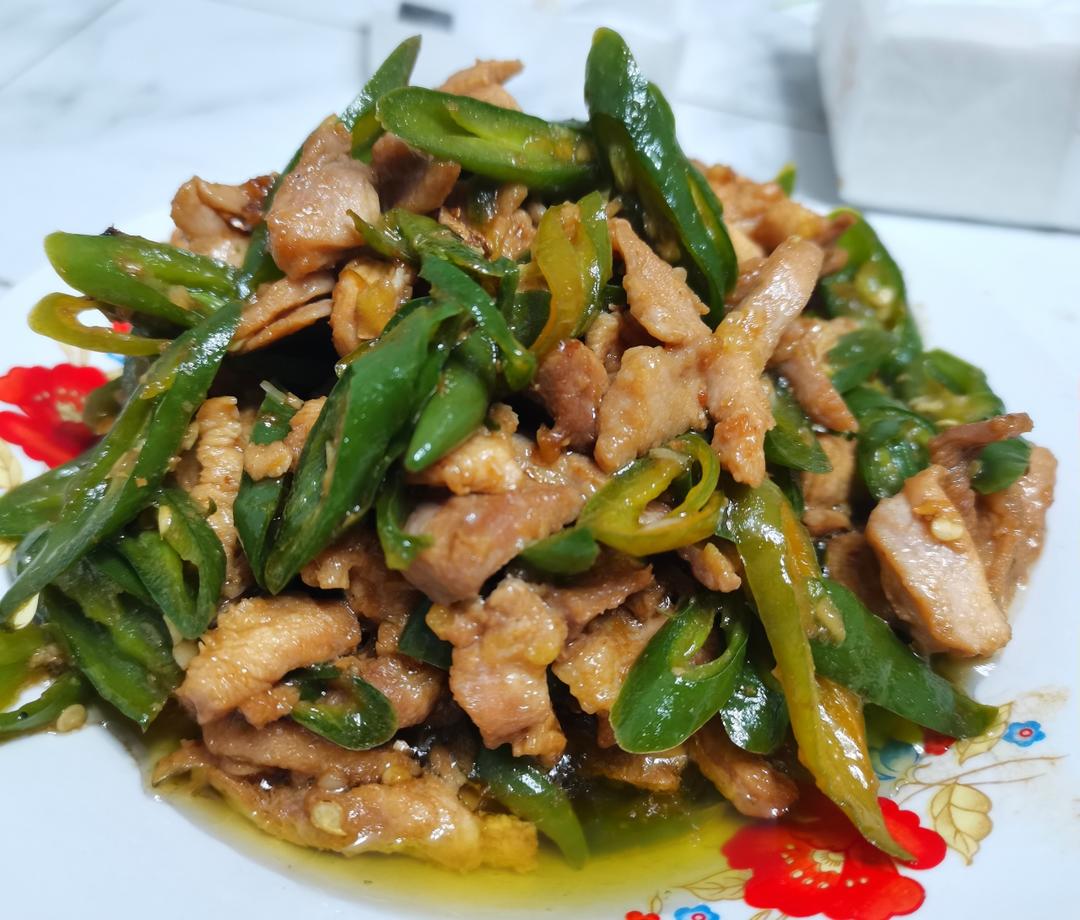 巨好吃的青椒炒鸡胸肉丝，超下饭