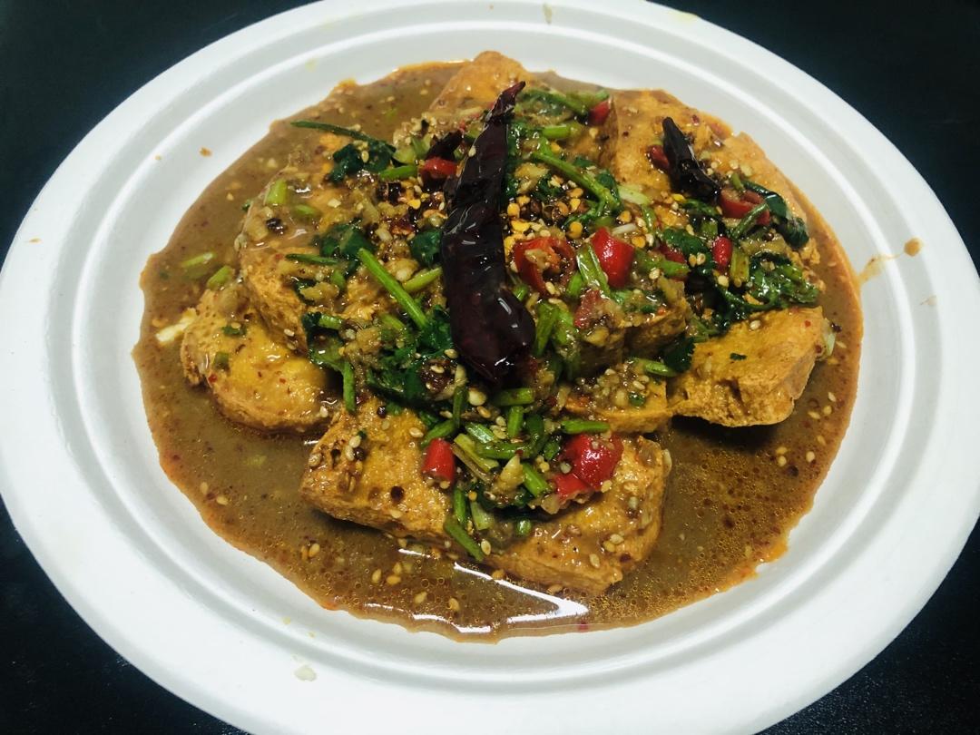 假装路边摊臭豆腐