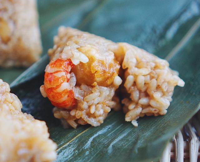 咸蛋黄龙虾粽，咸香软糯超好吃❗️的做法