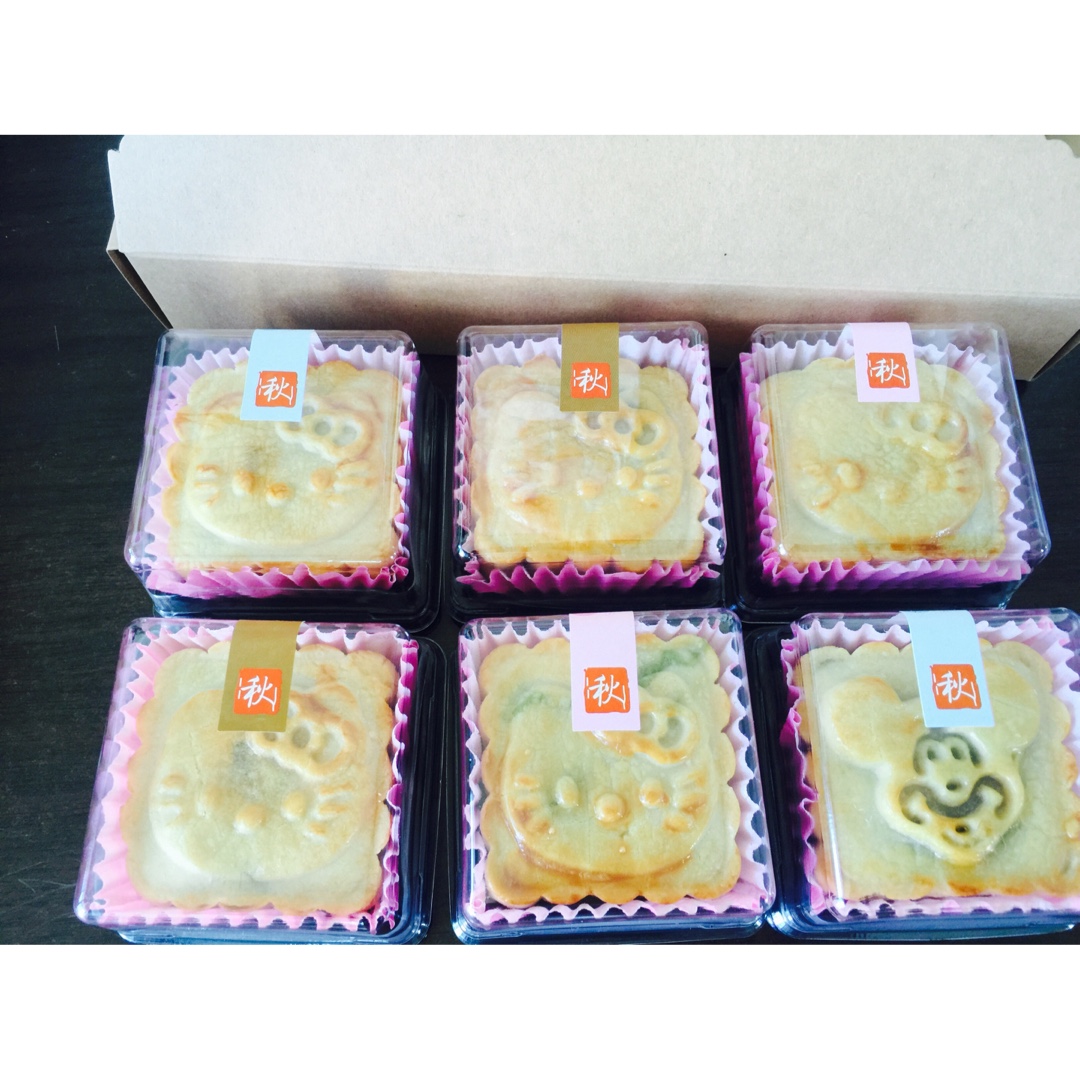 广式月饼－－蛋黄豆沙月饼