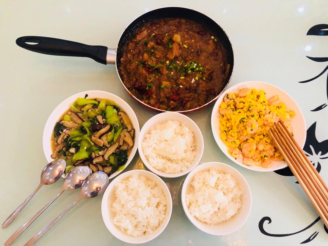 厨师长教你：“虾仁滑蛋”的家常做法，充满嫩滑饱满的口感