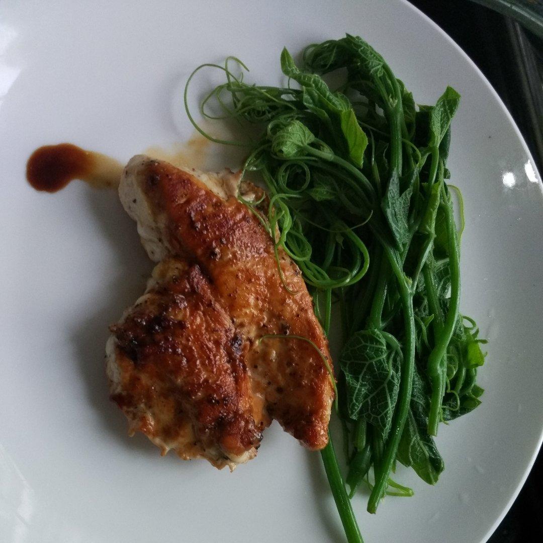 酷炫屌炸天好吃的煎鸡胸肉（香蒜蜂蜜煎鸡胸肉）