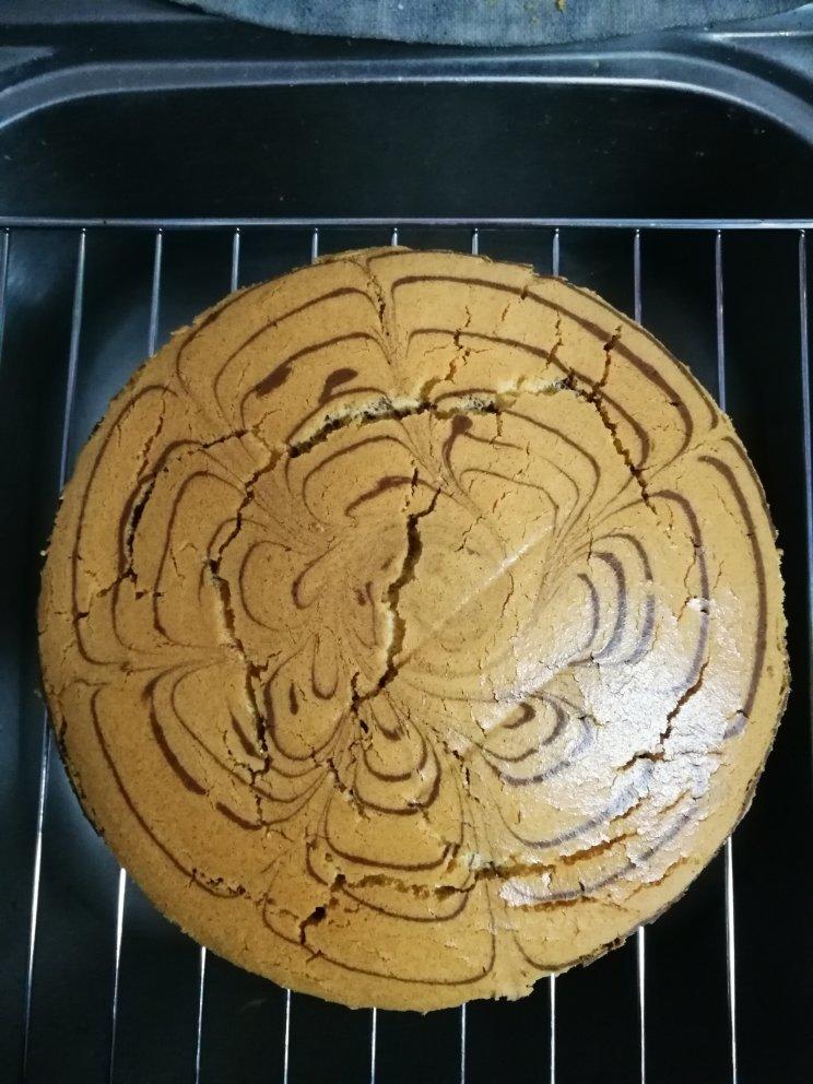 双色拉花戚风蛋糕