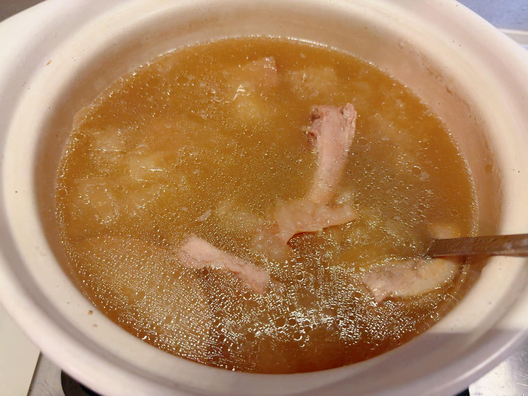 喝这碗汤，清肺热，补津液，解口渴～隔三差五炖起来，全家喝！