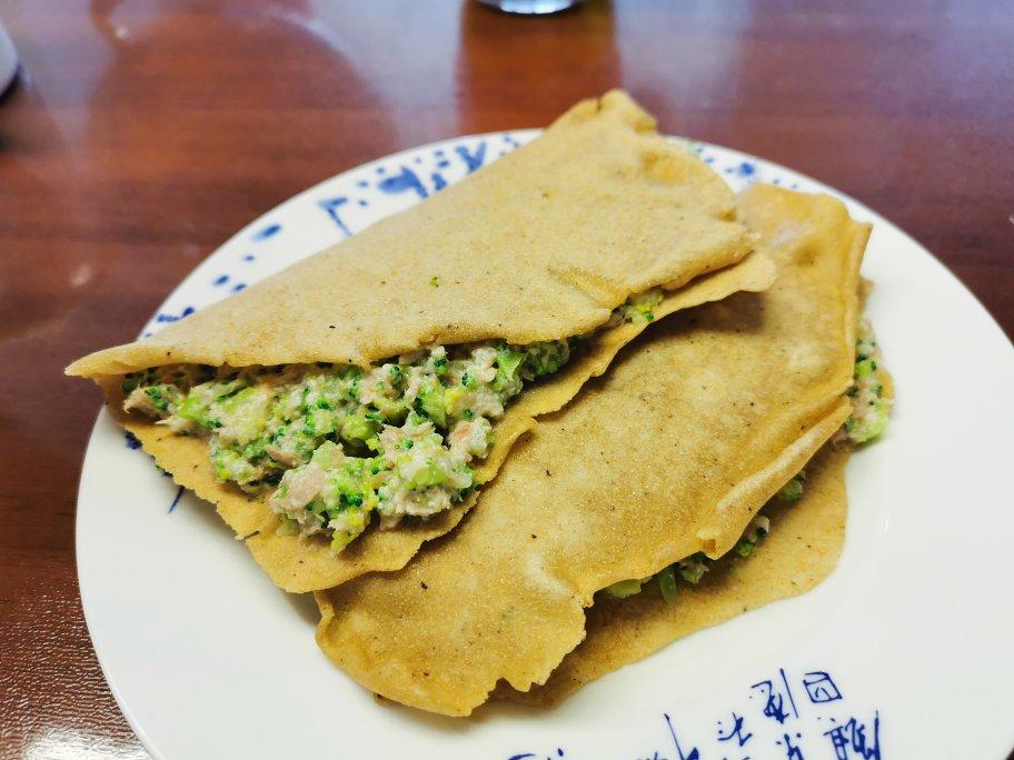 花菜豆鱼酱月牙全麦干酪饼【健康一手握】