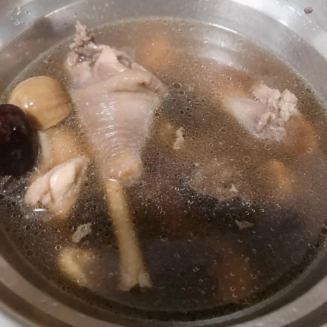 红枣栗子鸡汤