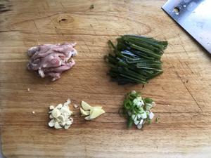 海带丝炒肉的做法 步骤3