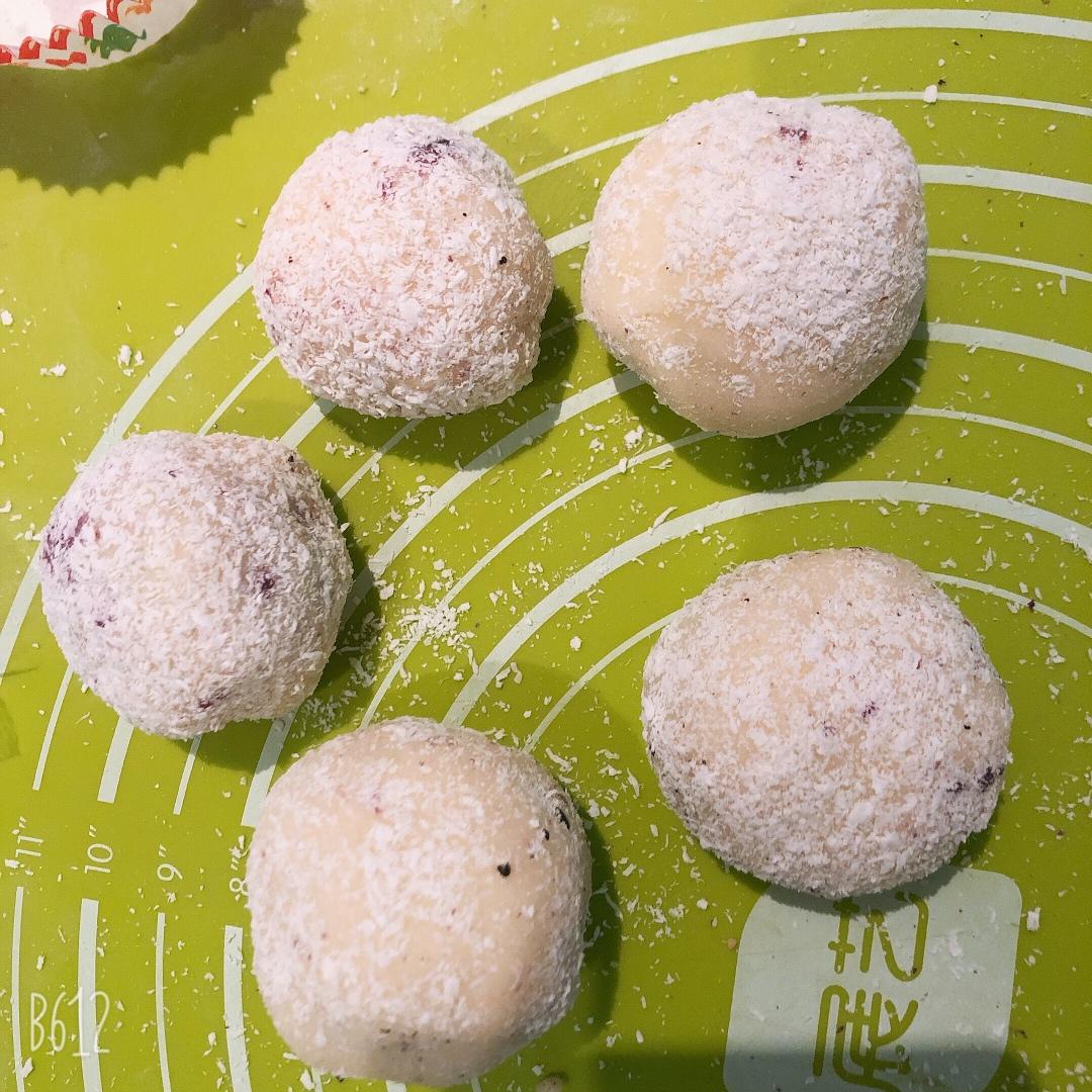 自制糯米糍（花生黑芝麻和豆沙夹心）