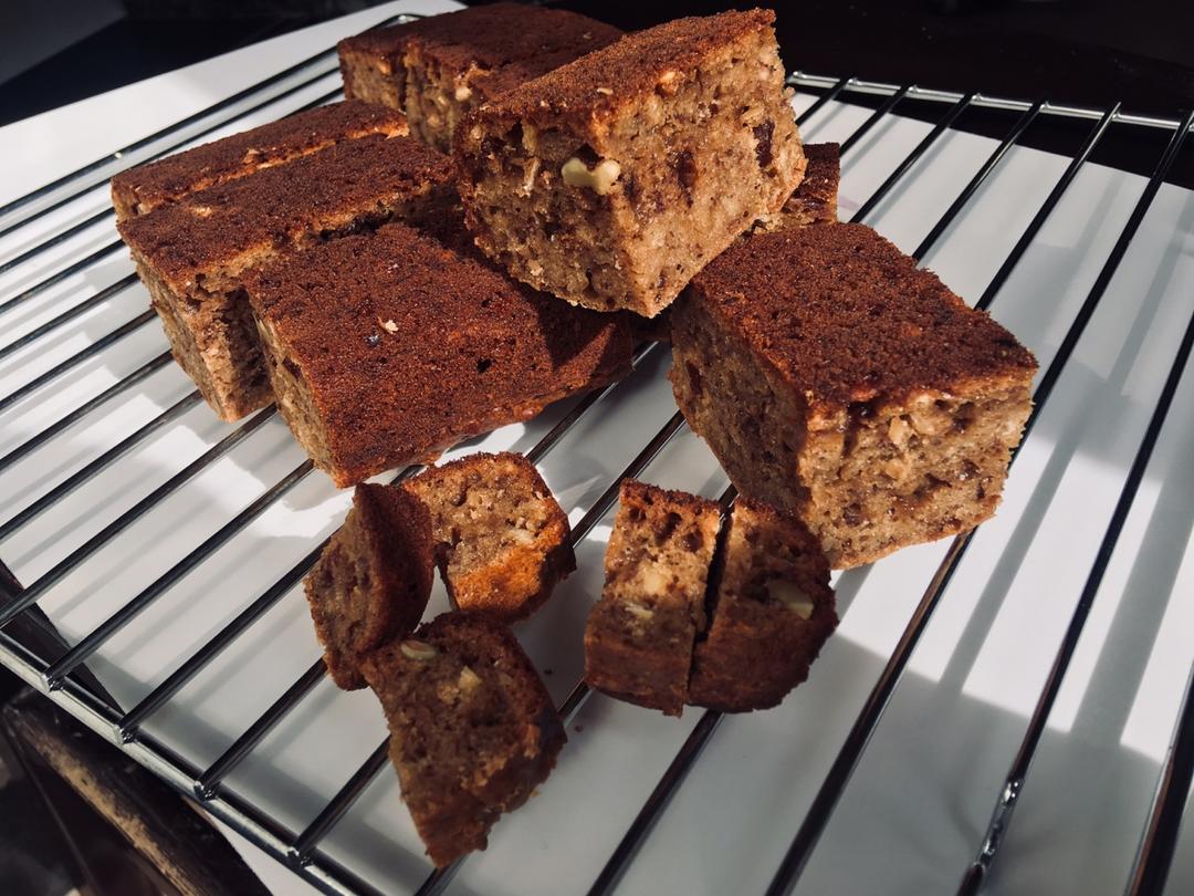 香蕉核桃蛋糕（低油少糖健康版）