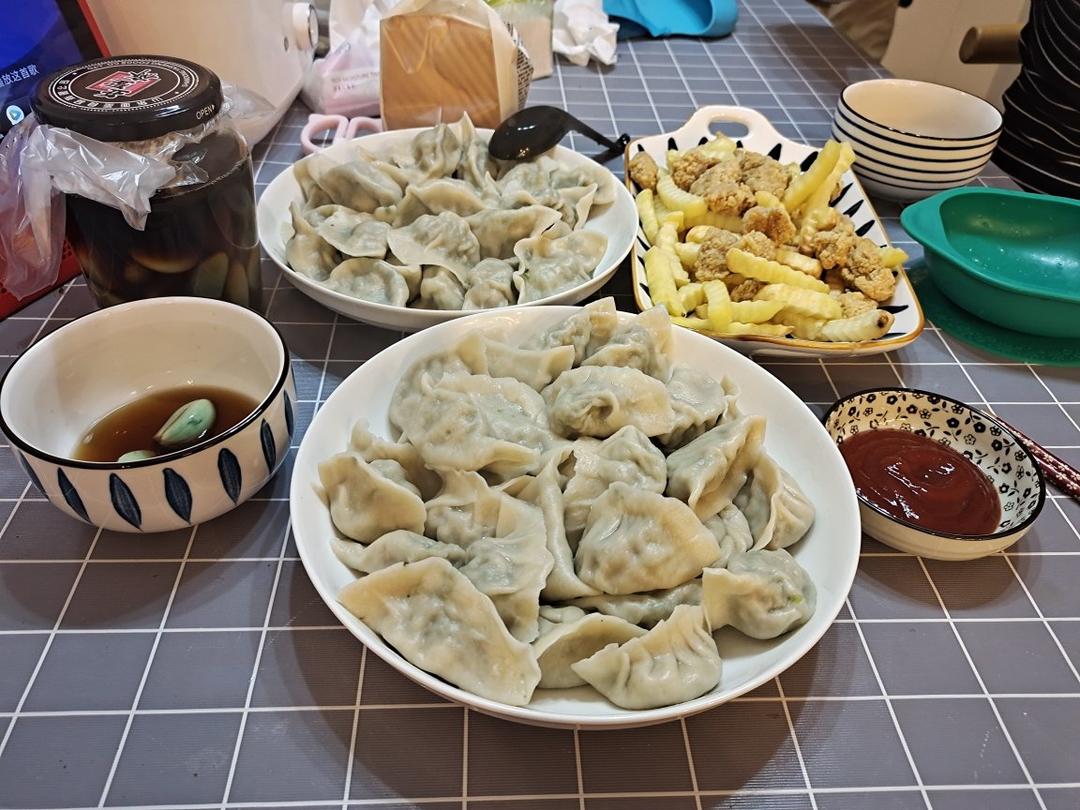 芹菜猪肉大馅饺子