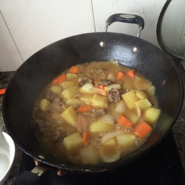 冬日暖身咖喱牛腩锅