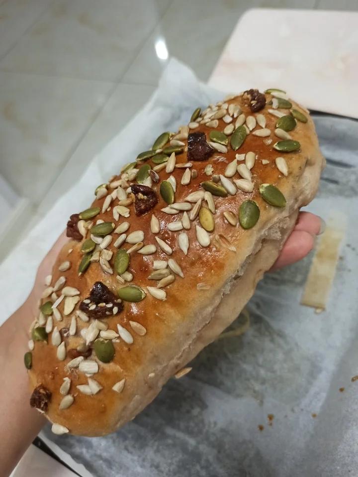 高纤低脂的全麦核桃吐司