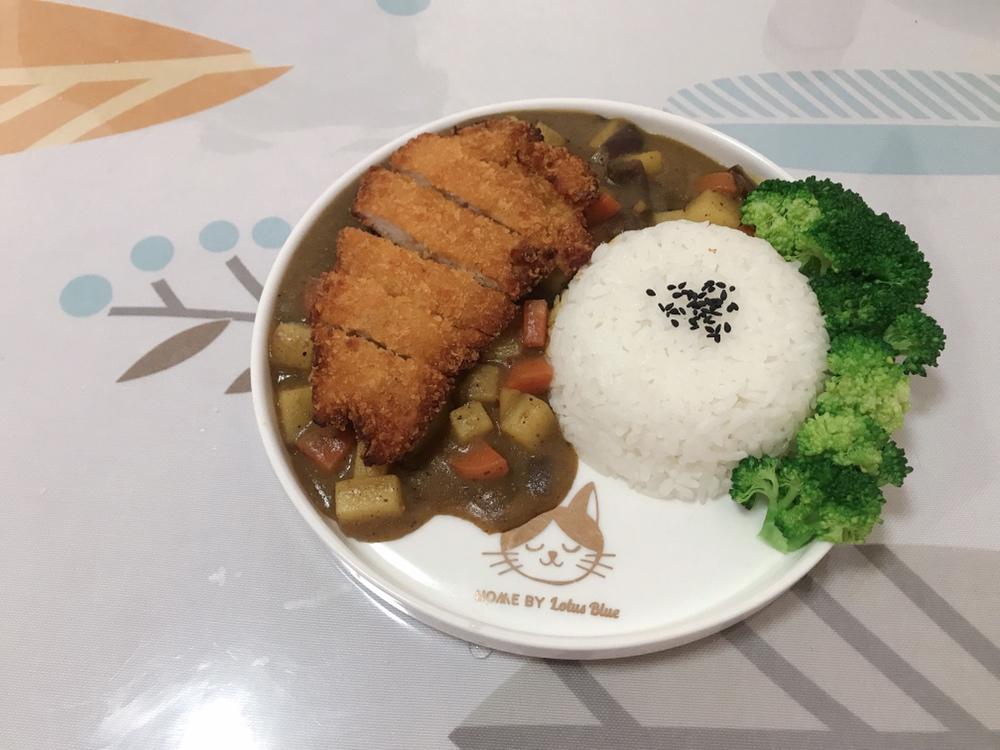 炸鸡排咖喱饭