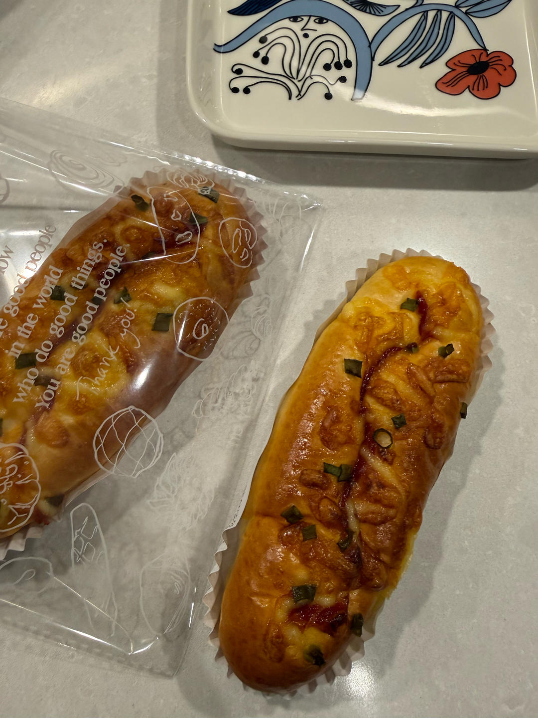 波兰种肉松香葱芝士面包