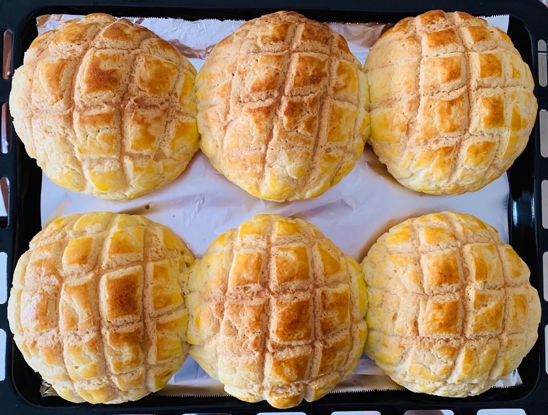 好吃到炸裂的港式菠萝包（附带制作酥皮的小视频）