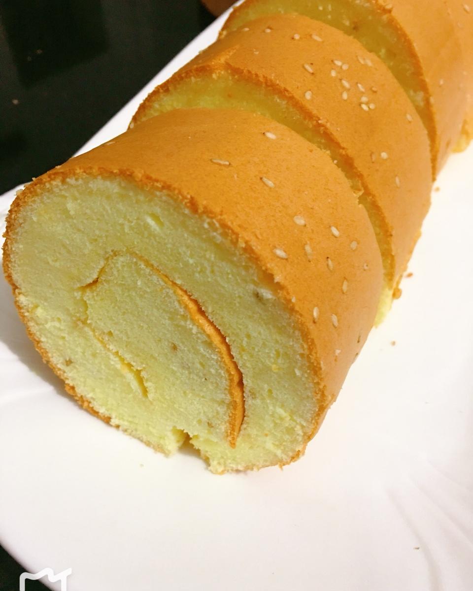 胖乎乎奶油芒果卷/不开裂不掉皮全过程详细图解烘焙视频/蛋糕篇6：「厚卷」