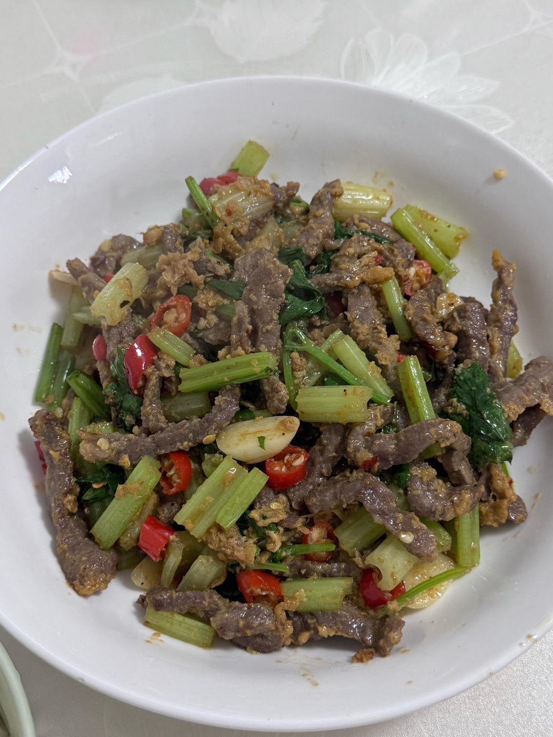 下饭神器又来了，试试这道芹菜炒牛肉！！