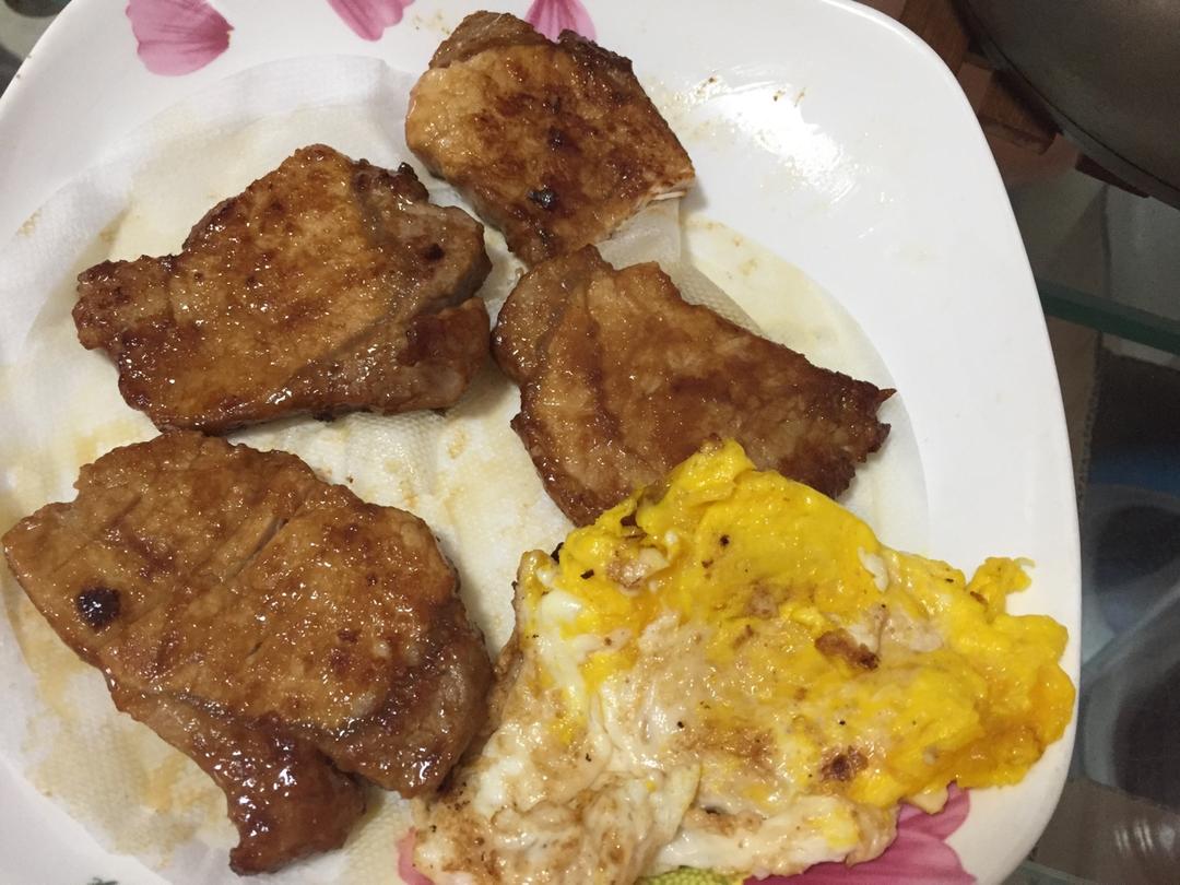 煎猪扒（超简单）和其他的猪扒在这食谱的最下面