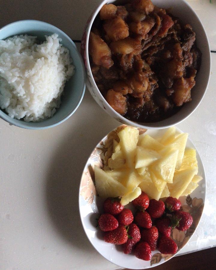土豆烧排骨