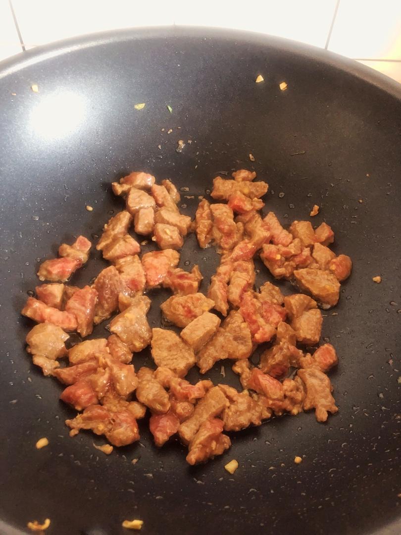 如何炒出嫩牛肉