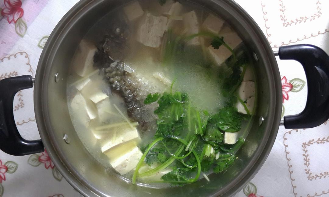 鲫鱼豆腐汤