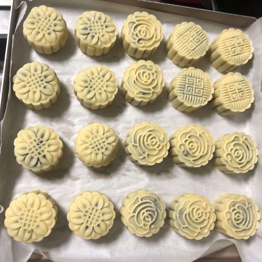 浓浓奶香味的奶酥皮月饼