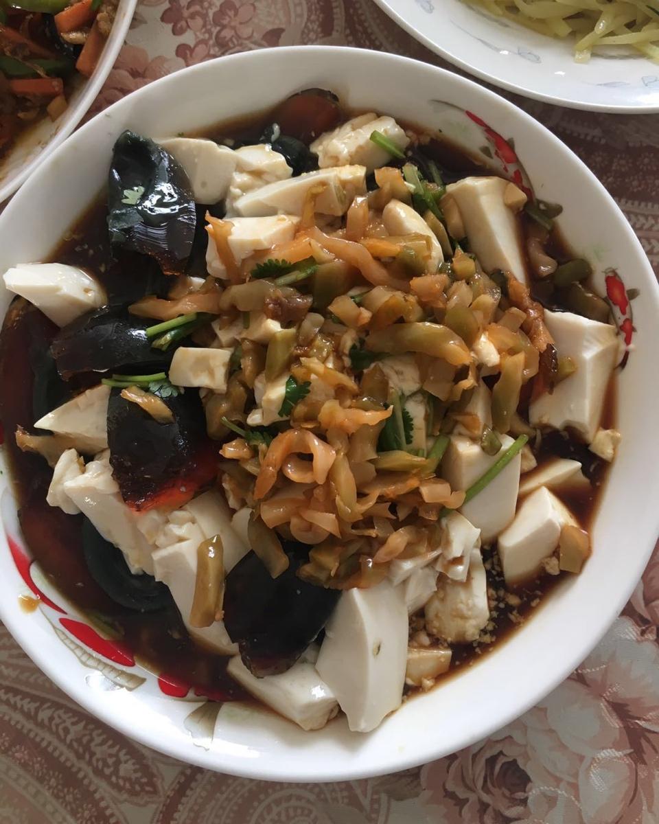 皮蛋拌豆腐