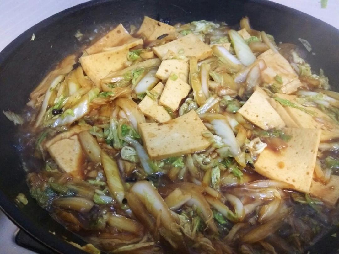 冬季家常菜：白菜炖豆腐
