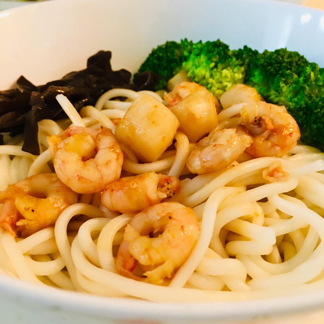 虾仁瑶柱海鲜面
