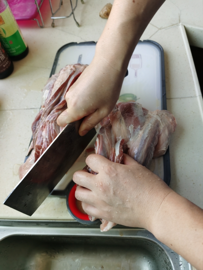 砂锅卤牛肉的做法 步骤1