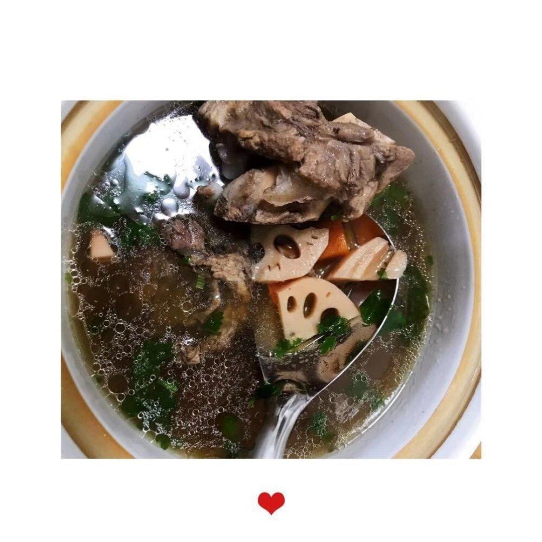 电饭锅版莲藕排骨汤