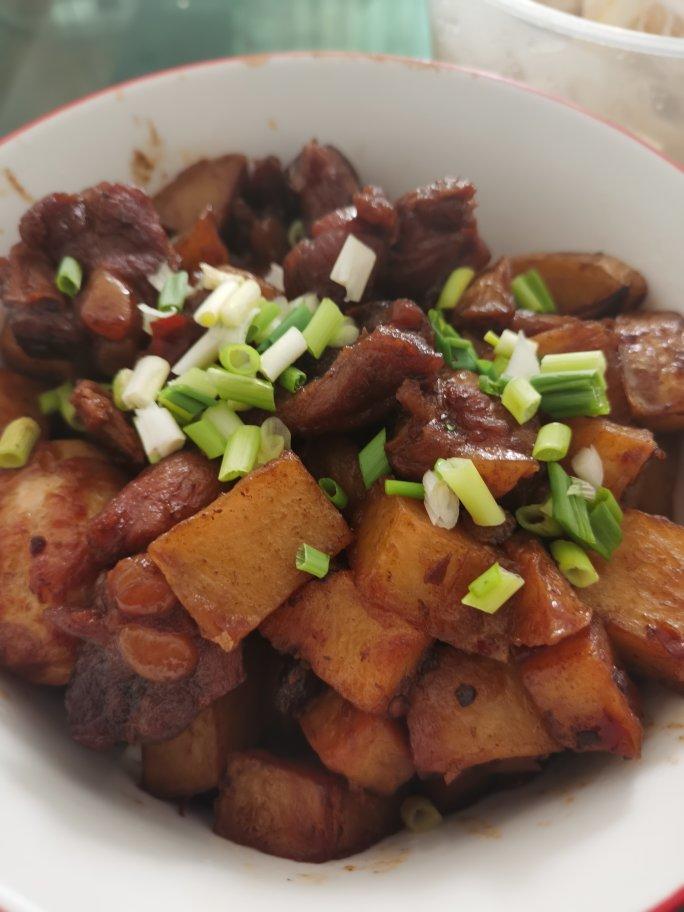 土豆烧排骨