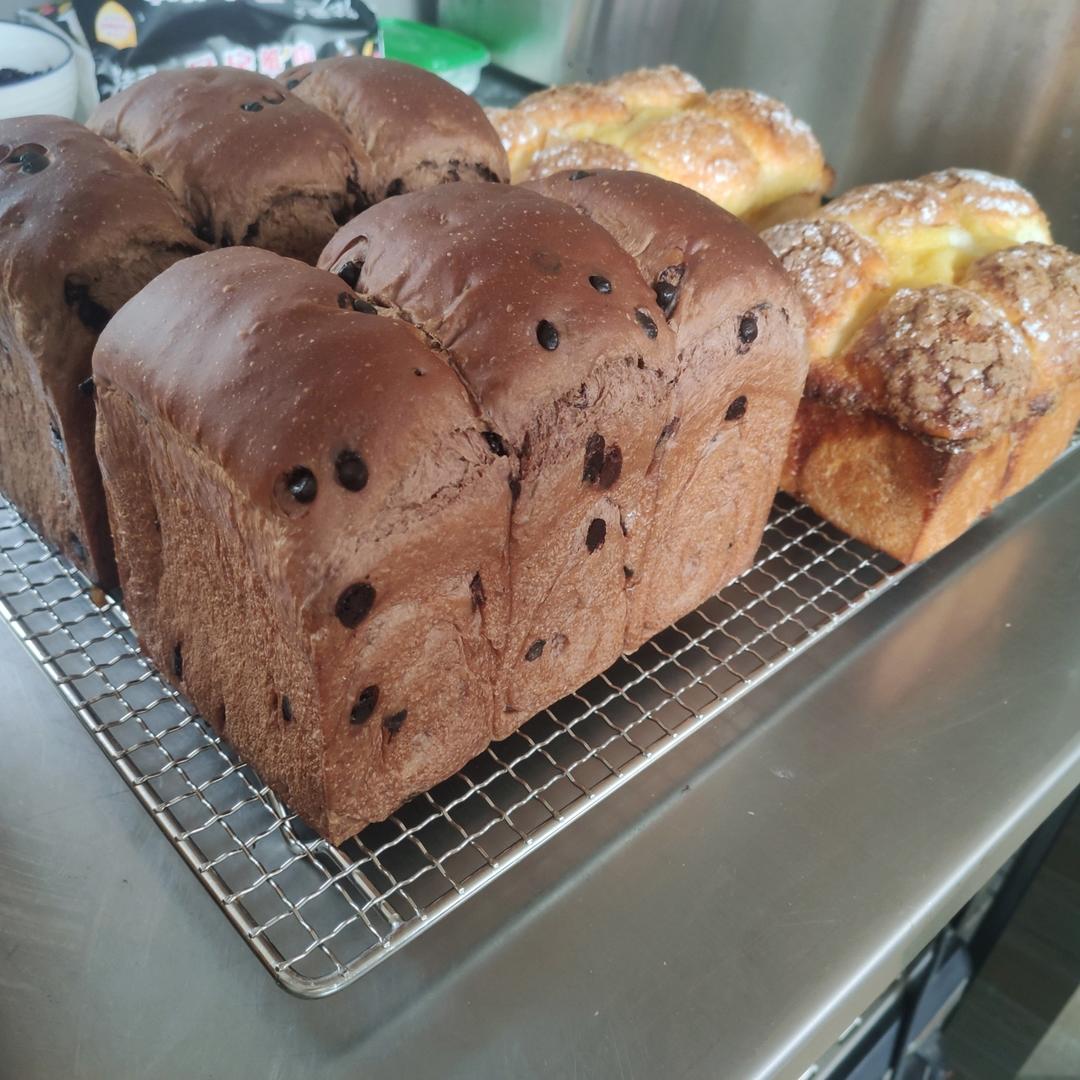 巨~巨好吃的巧克力奶油吐司